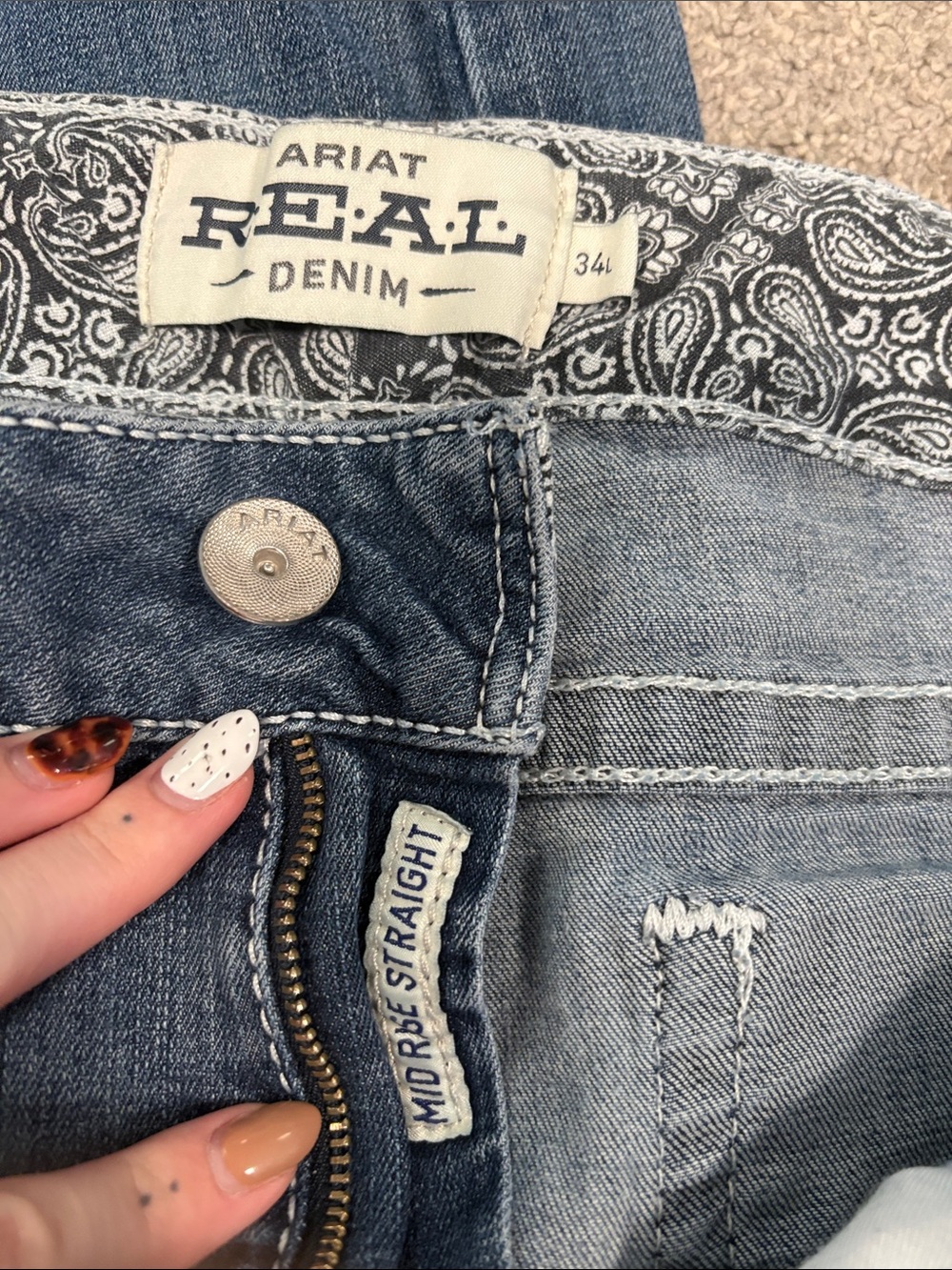 Women’s Ariat Mid Rise Straight Leg Jeans - Picture 2 of 7